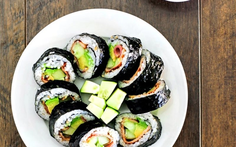 Sushi bơ - Green Seaweed
