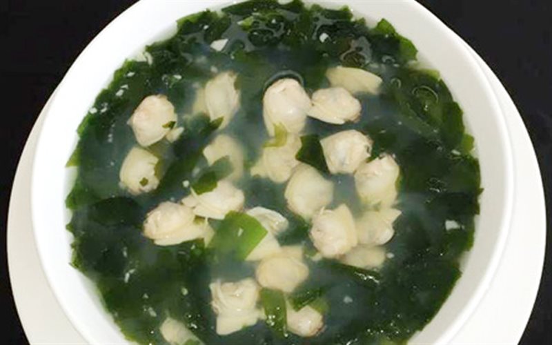 Canh nghêu nấu rong biển - Green Seaweed