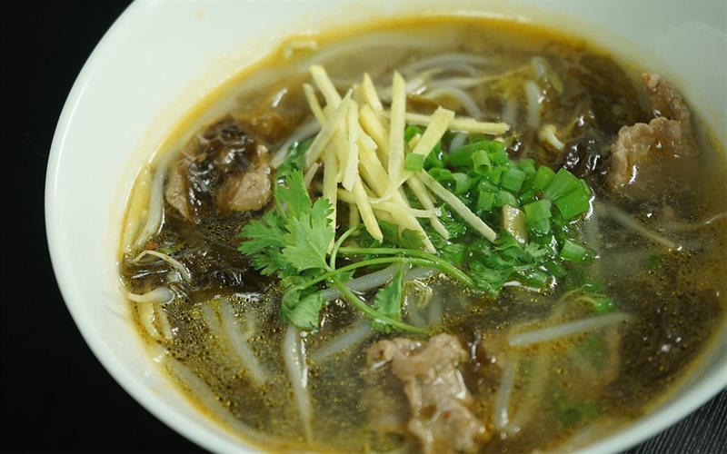 Canh giá đỗ rong biển thịt bò giải rượu - Green Seaweed