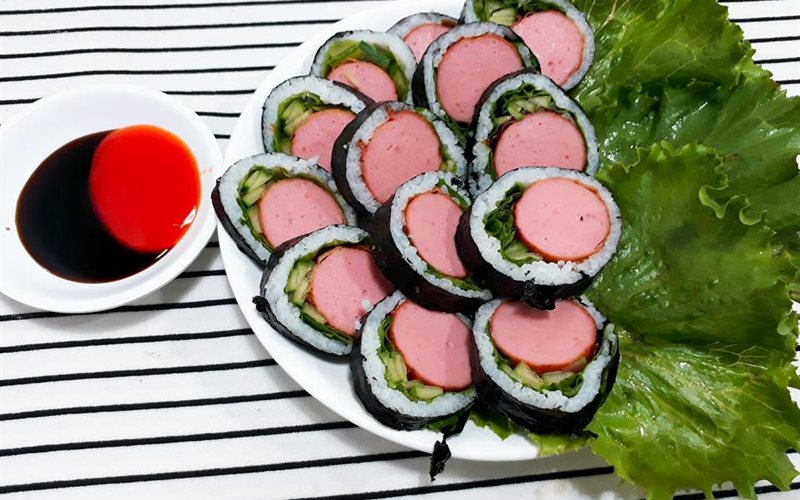 Sushi cuộn xúc xích Đức - Green Seaweed