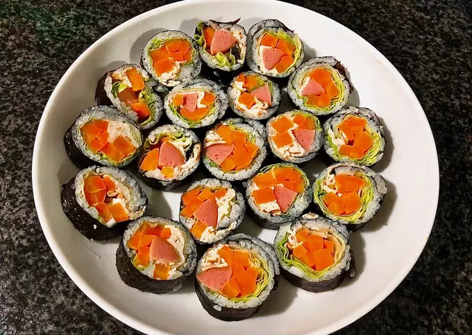 Sushi Cuộn Xúc Xích, Trứng và Cà Rốt - Green Food