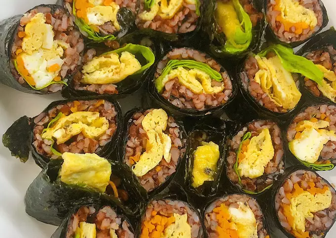 VÉT SẠCH TỦ LẠNH VỚI KIMBAP GẠO LỨT - Green Food