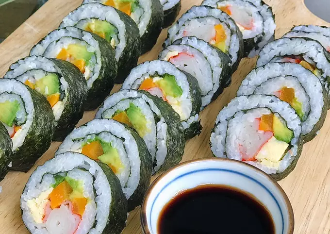 Bé làm cơm cuộn kimbap - Green Food