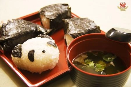 Cuối tuần rảnh rỗi, làm Kimbap nào cả nhà