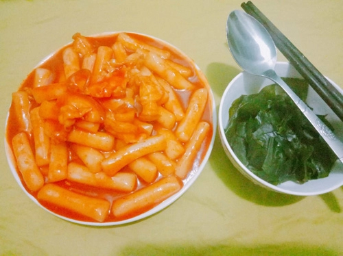 Hướng dẫn nấu món bánh gạo cay topbokki hàn quốc