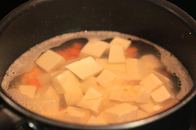 Canh đậu phụ non nấu rong biển Canh đậu phụ non nấu rong biển